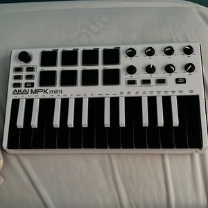 I am selling a midi controller used for music production